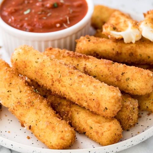 Mozzarella Sticks (6)