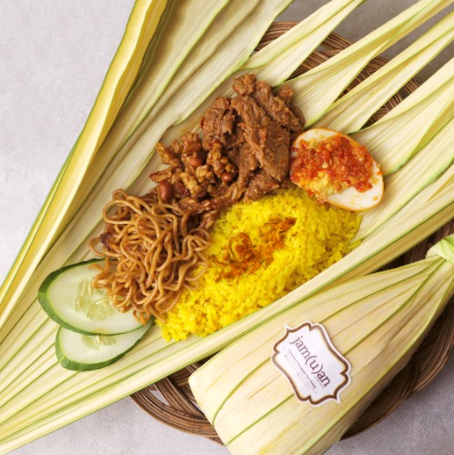 NASI KUNING WOKA DAGING GARO