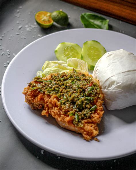 Nasi Ayam Cabe Hijau