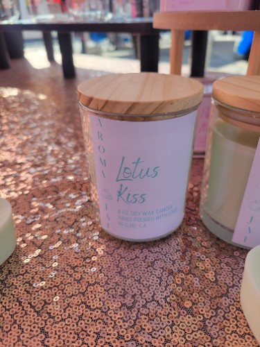 Lotus Kiss