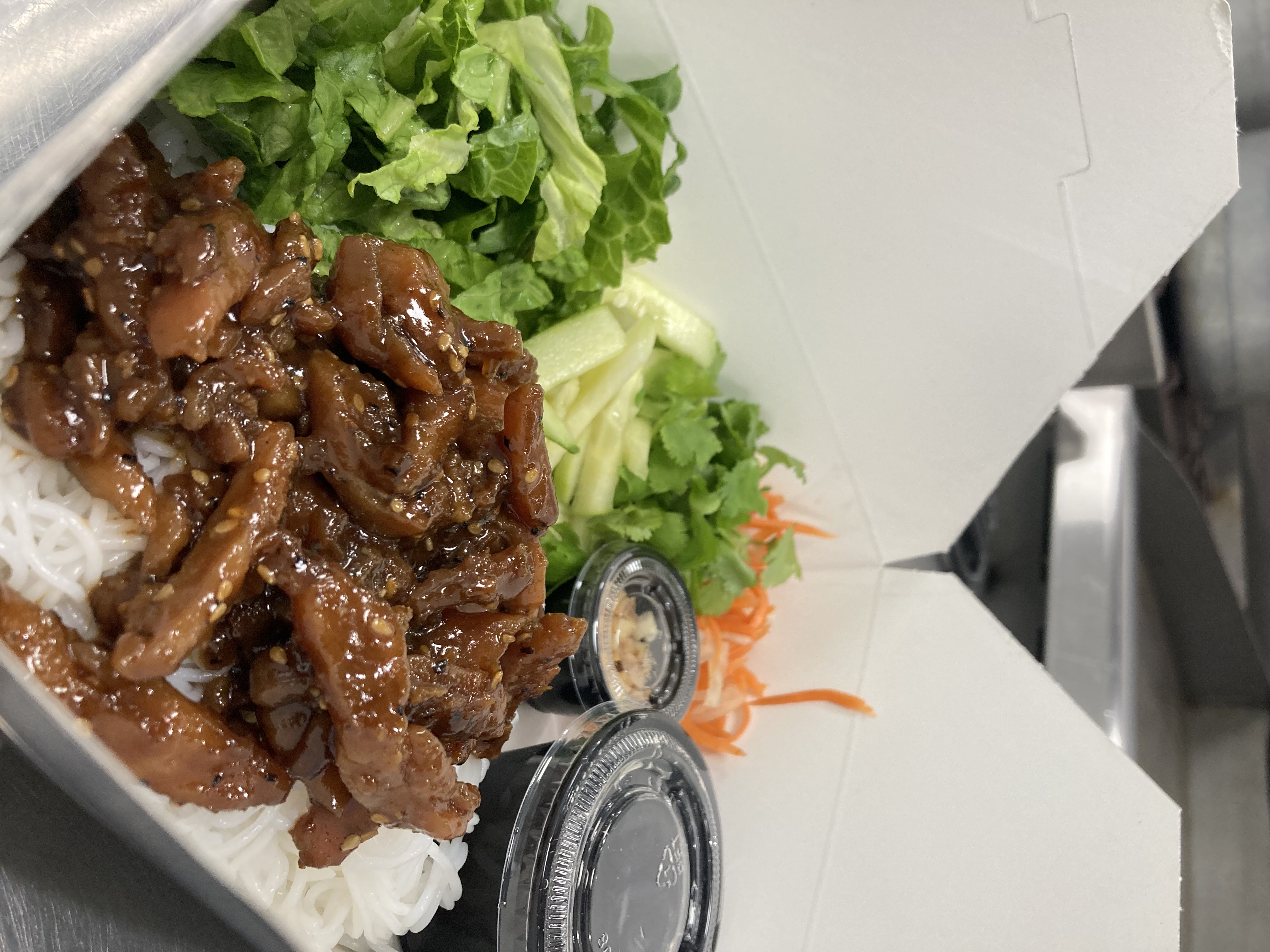 Bún thịt nướng (Vermicelli Noodle Plate)