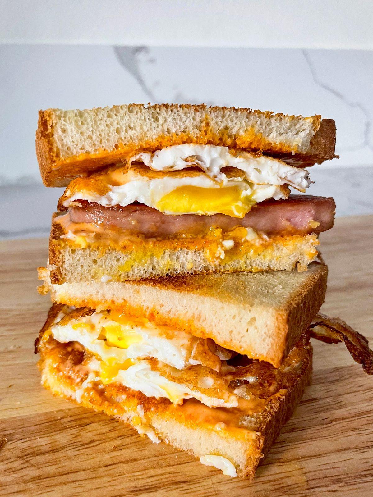 EGG SANDWICH