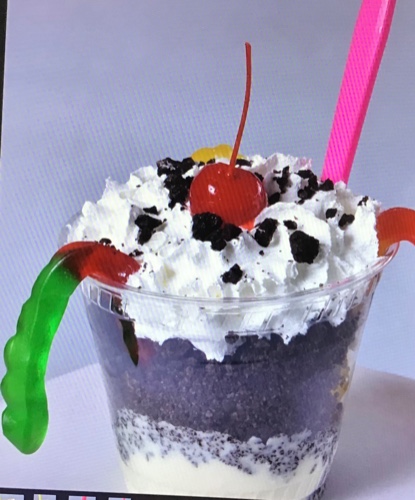 Dirt & Worm Sundae